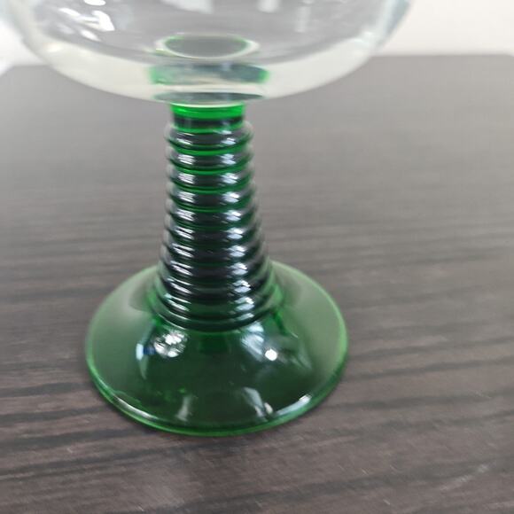 Vtg Luminarc Roemer Wine Glass 5 1/2" Etched Grapes Beehive Green Stem France - Picture 4 of 8